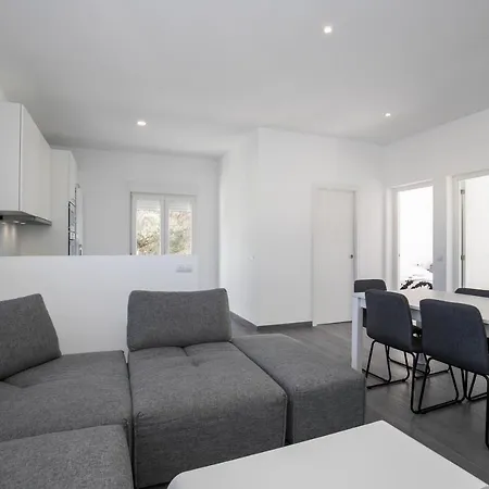 Marei 2 Apartment *