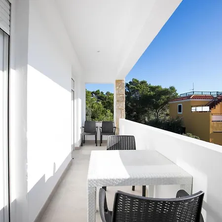 Apartment Marei 2 *