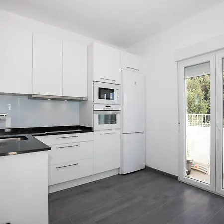 Marei 2 Apartment
